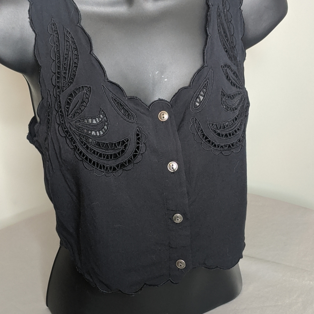 Kendall + Kylie Black Scalloped Eyelet Button Front Crop Top